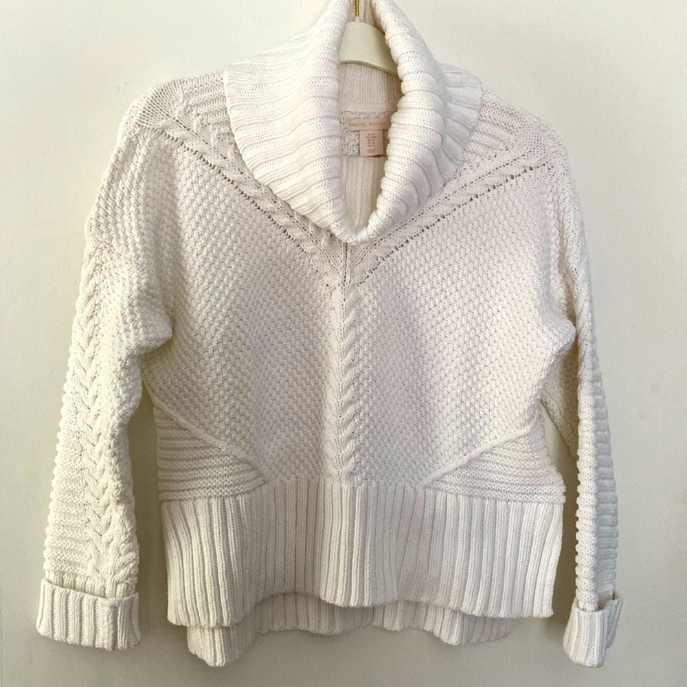 Rachel Ashwell Fashion sweater.  Medium. Like new.